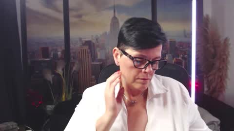 Snapshot of mollysun chatting on September 23, 5:38 pm MollySun Nina Randmann online show from September 23, 5:38 pm