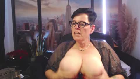 Snapshot of mollysun chatting on October 1, 4:57 pm MollySun Nina Randmann online show from October 1, 4:57 pm