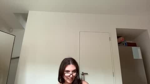 Snapshot of mollyy2006 chatting on March 13, 12:28 am Molly online show from March 13, 12:28 am