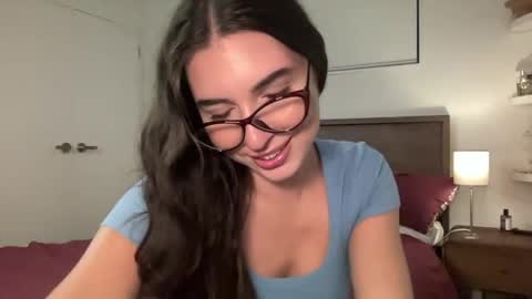 Snapshot of mollyy2006 chatting on April 7, 11:15 pm Molly online show from April 7, 11:15 pm