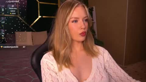 mollyymayy online show from May 9, 12:16 am