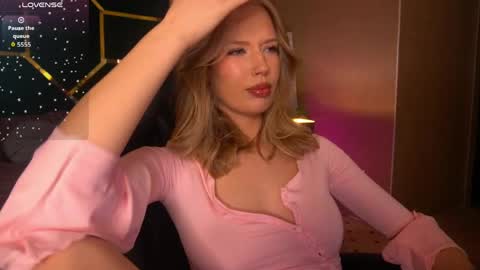 mollyymayy online show from May 10, 1:00 am