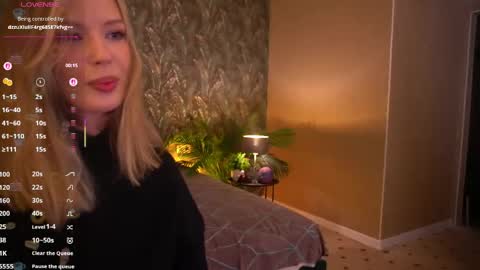 mollyymayy online show from May 14, 1:45 am