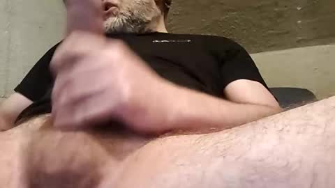 Snapshot of momcrush_v chatting on March 8, 1:25 pm momcrush_v online show from March 8, 1:25 pm