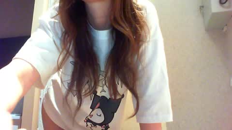 Snapshot of momentbeforedown chatting on May 11, 1:33 am Hailey online show from May 11, 1:33 am
