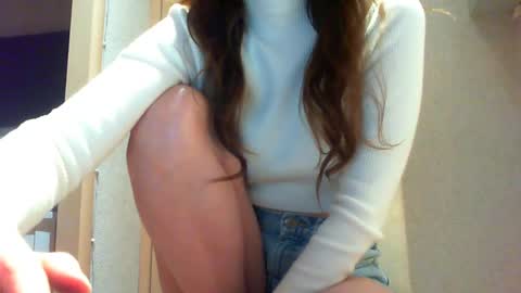 Snapshot of momentbeforedown chatting on May 17, 10:17 pm Hailey online show from May 17, 10:17 pm