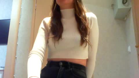 Snapshot of momentbeforedown chatting on May 30, 7:44 pm Hailey online show from May 30, 7:44 pm