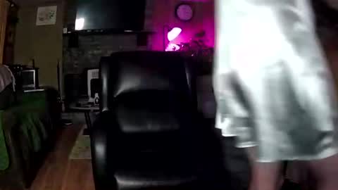 Snapshot of mommamadesissy chatting on February 21, 7:59 pm Bink online show from February 21, 7:59 pm