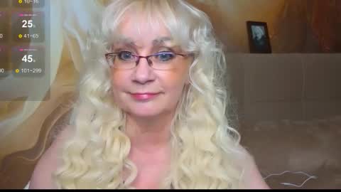 Mila  dont forget to thumbs up me  online show from February 8, 7:50 pm