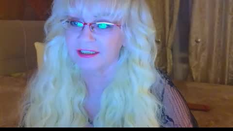 Mila  dont forget to thumbs up me  online show from February 15, 11:23 pm