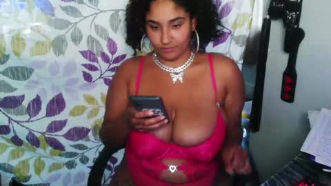 Snapshot of mommybubbles chatting on September 13, 9:47 pm Mommy bubbles online show from September 13, 9:47 pm