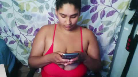 Snapshot of mommybubbles chatting on September 29, 1:22 am Mommy bubbles online show from September 29, 1:22 am