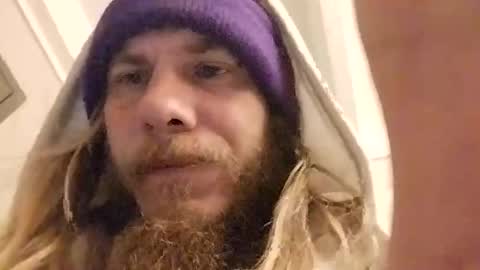 Snapshot of mommyissues2386 chatting on December 19, 6:01 am Richard Sheridan online show from December 19, 6:01 am