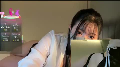 momo___0717 online show from November 4, 10:58 am