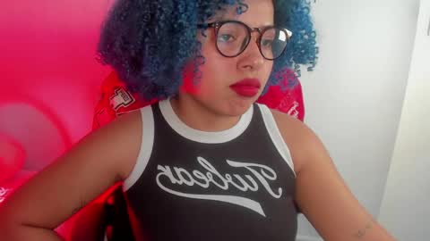Momo  online show from May 10, 3:33 am