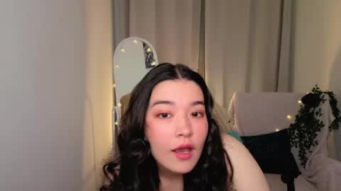 Momo online show from May 24, 10:59 pm