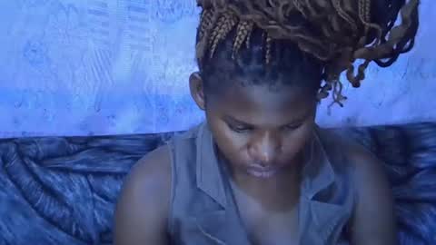 momsdoll online show from January 12, 7:35 am