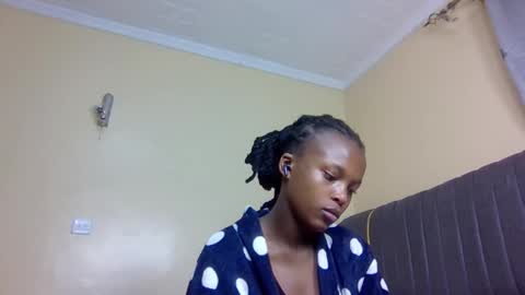 Mona online show from October 12, 1:15 am