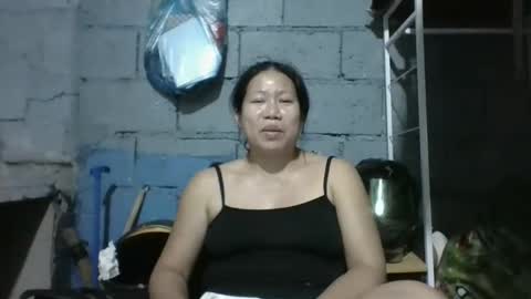 Snapshot of mona_sky chatting on February 18, 2:35 pm mona_sky online show from February 18, 2:35 pm
