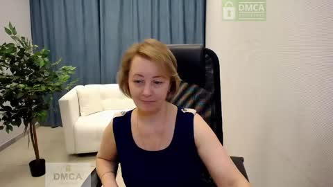 Snapshot of mona_w chatting on April 23, 12:29 pm Mona online show from April 23, 12:29 pm