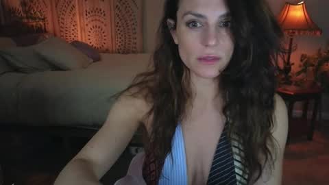 Mona online show from February 13, 4:03 pm