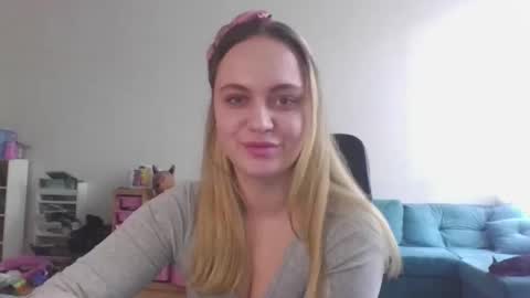 Snapshot of monarise chatting on March 25, 11:27 am monarise online show from March 25, 11:27 am