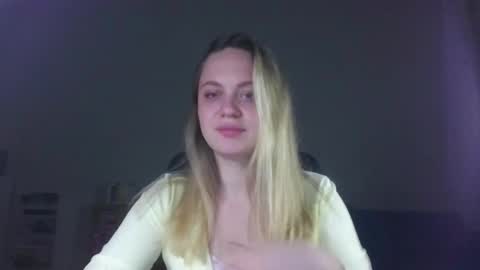 Snapshot of monarise chatting on March 28, 7:46 pm monarise online show from March 28, 7:46 pm