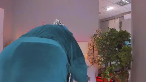 Monica online show from February 3, 6:57 pm