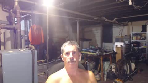 Snapshot of moneymfk chatting on July 30, 2:32 am moneymfk online show from July 30, 2:32 am
