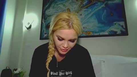 Monica online show from November 27, 4:25 am