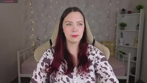 Monica online show from May 18, 5:24 am