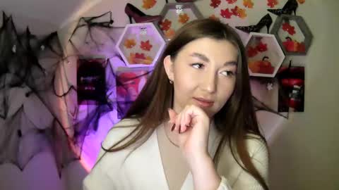 sweet girl and shine body online show from October 10, 7:18 am