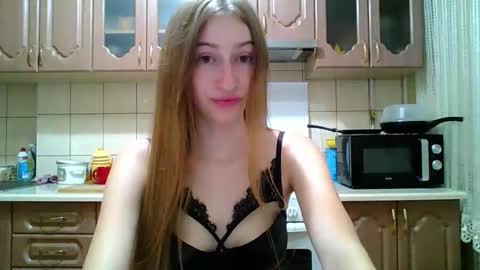 Snapshot of monica_tamayo chatting on September 28, 8:47 pm Monica online show from September 28, 8:47 pm