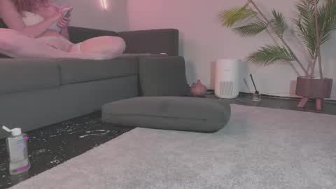 Monica online show from May 18, 4:07 am