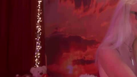 Snapshot of monicutex chatting on January 16, 2:37 am Monika online show from January 16, 2:37 am