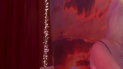 Snapshot of monicutex chatting on January 17, 3:00 am Monika online show from January 17, 3:00 am