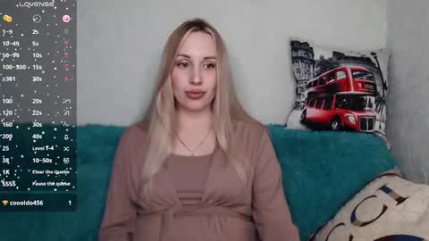 Snapshot of monika_luire chatting on September 28, 12:43 pm Monika online show from September 28, 12:43 pm