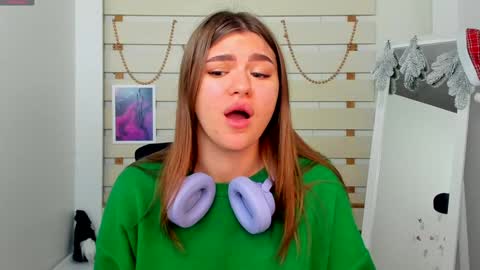 Snapshot of monika_youu chatting on December 20, 1:54 pm Monika online show from December 20, 1:54 pm