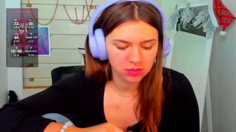 Snapshot of monika_youu chatting on December 28, 3:04 pm Monika online show from December 28, 3:04 pm