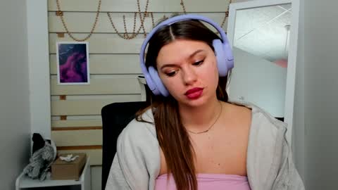 Snapshot of monika_youu chatting on January 19, 10:50 am Monika online show from January 19, 10:50 am