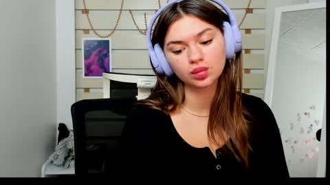 Snapshot of monika_youu chatting on January 23, 10:01 am Monika online show from January 23, 10:01 am