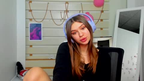 Snapshot of monika_youu chatting on February 14, 12:19 am Monika online show from February 14, 12:19 am