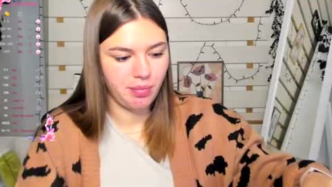 Snapshot of monika_youu chatting on November 27, 7:10 am Monika online show from November 27, 7:10 am