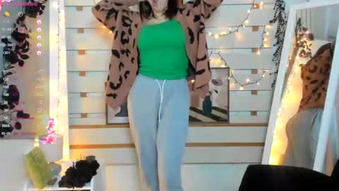 Snapshot of monika_youu chatting on December 19, 1:29 pm Monika online show from December 19, 1:29 pm