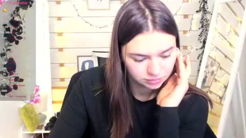 Snapshot of monika_youu chatting on December 22, 8:11 am Monika online show from December 22, 8:11 am