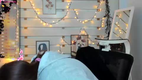 Snapshot of monika_youu chatting on January 8, 1:57 pm Monika online show from January 8, 1:57 pm