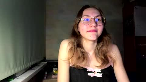 Mia online show from June 8, 6:19 pm