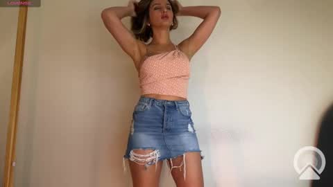 Snapshot of monikate_ chatting on March 2, 10:03 am Himy name Kateim pvt model with hairy pussy online show from March 2, 10:03 am