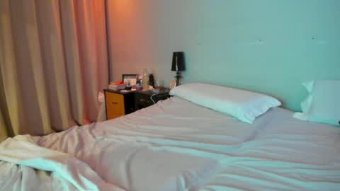 Snapshot of monikfree chatting on February 4, 12:33 pm Monikfree online show from February 4, 12:33 pm