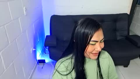 monikk__harrison online show from March 30, 11:33 am